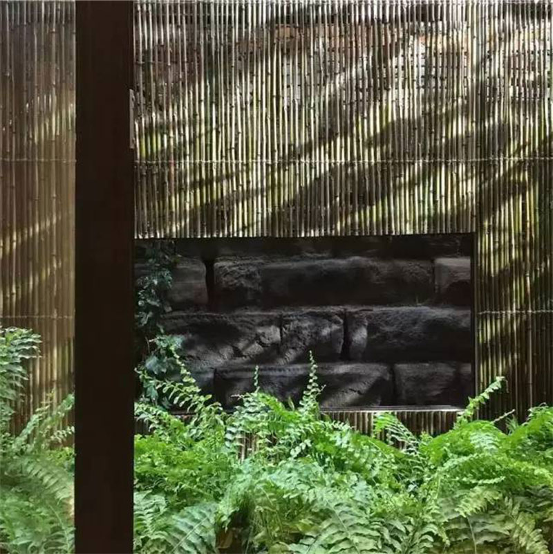 许鑫明身价上亿却逃离北上广,在泸沽湖造了座光与影的白房子,找回本心遇见曾经的自己