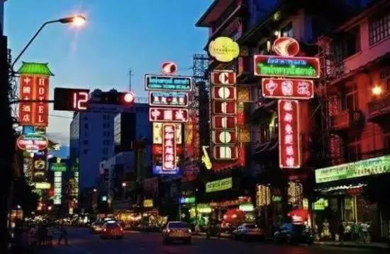 年赚100亿的中餐馆，却宣称永不在中国开店！全球开店2000家，只因发现了一个行业潜规则！