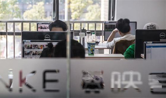 映客卖身宣亚背后：多米诺骨牌是否会倒向直播行业？