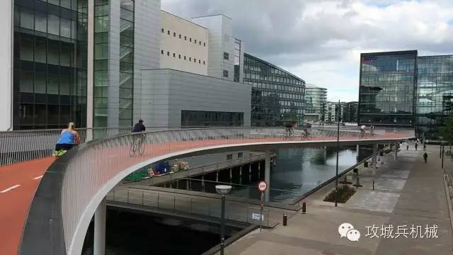 中国修高铁，德国却在偷偷建自行车高速公路！看完已惊呆！