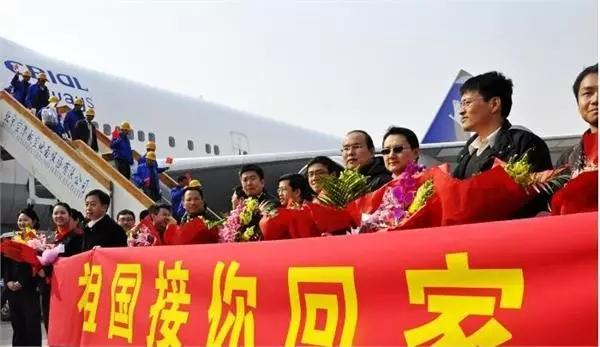 《战狼2》：中国护照不一定能带你去世界任何地方，但能把你从任何地方接回家！
