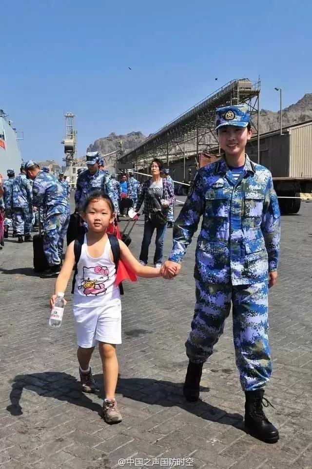 《战狼2》：中国护照不一定能带你去世界任何地方，但能把你从任何地方接回家！