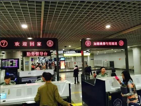 《战狼2》：中国护照不一定能带你去世界任何地方，但能把你从任何地方接回家！