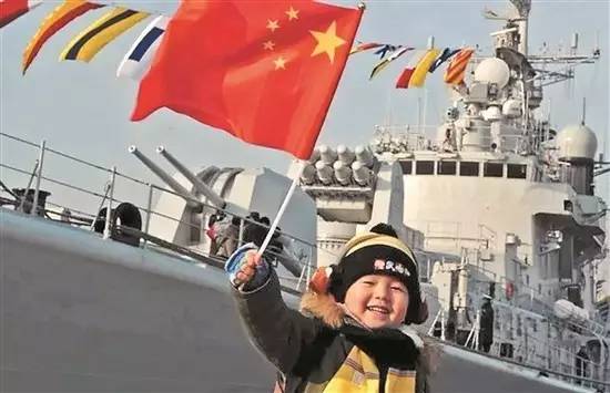 《战狼2》：中国护照不一定能带你去世界任何地方，但能把你从任何地方接回家！