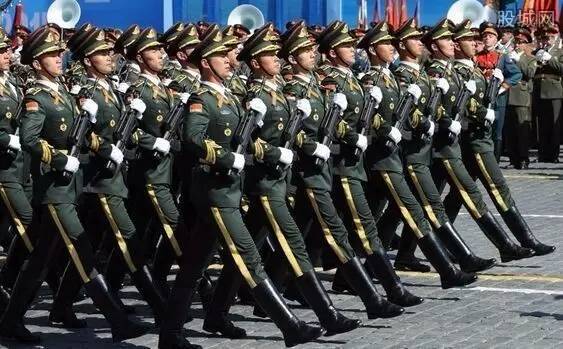 《战狼2》：中国护照不一定能带你去世界任何地方，但能把你从任何地方接回家！