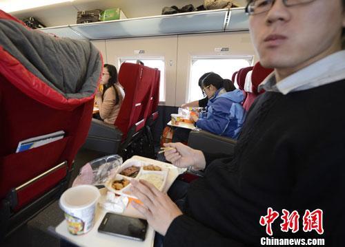 乘高铁动车订外卖 人们更希望能订途经地区特色食品