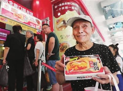 奇葩月饼再成焦点 网红美食要持久还需工匠精神