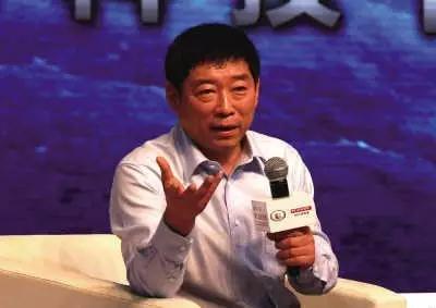 接手欠债200万小厂，只卖一类产品，不打广告，居然靠《论持久战》赚得405亿身家，成为汽车界首富？