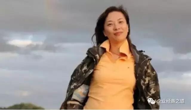 她以老板的心态打工，成为亿万富豪