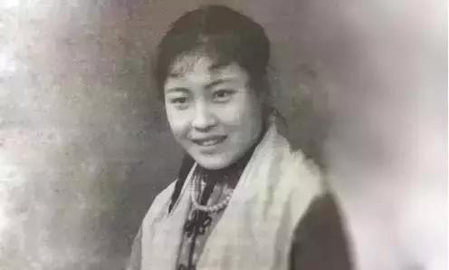她流落街头从小摊贩做到年赚60亿，起因竟是没生出儿子不想和人“共享丈夫”，她的人生就是个大写的“牛”！