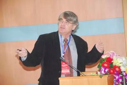 这位斯坦福教授花37年死磕中国农村，揭示了贫苦教育的“残酷真相”