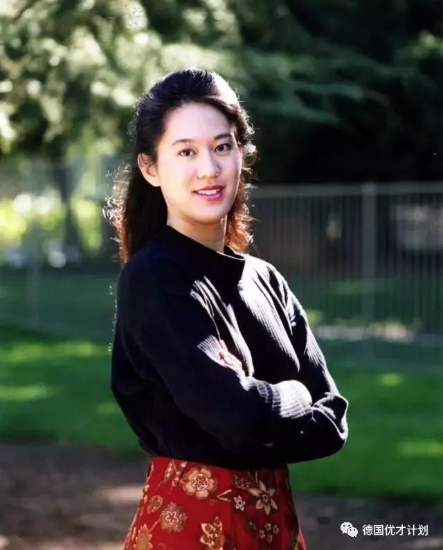 这个太了不起的华裔女子，她的生影响了全世界，她的死更是震惊了全球，今天不能不说的她！