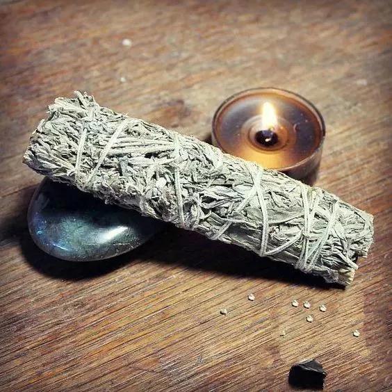 冬天爱泡脚的人一定要看！水里加点这玩意，驱寒温肺，胜过任何补药！