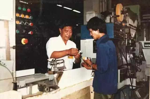 做人应知杜月笙，做事当如褚时健