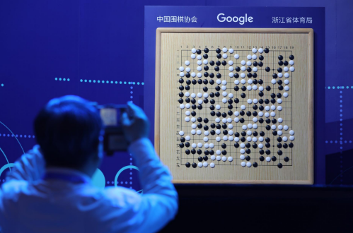 华尔街日报：谷歌借AI实验室寻找回归中国之路