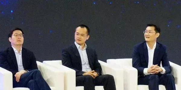 偷窥了马化腾的朋友圈，我才明白：马云还远不是对手！