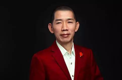这个60后老厂长转型做互联网爆品，一天挣了3000万，就靠一土招！