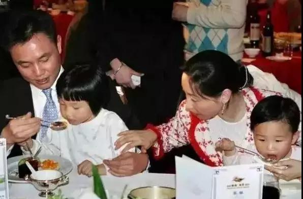 黄光裕、褚时健、李彦宏、贾跃亭们背后的女人：闲时相夫教子，危时拯救世界