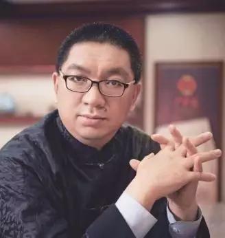 神反转！陕西首富负债48亿，要跳楼自杀，结果员工卖房帮他还债，8年后又挣120亿！