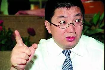 神反转！陕西首富负债48亿，要跳楼自杀，结果员工卖房帮他还债，8年后又挣120亿！