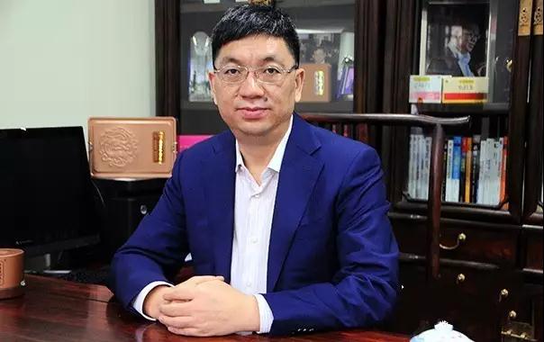 神反转！陕西首富负债48亿，要跳楼自杀，结果员工卖房帮他还债，8年后又挣120亿！