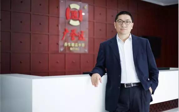 神反转！陕西首富负债48亿，要跳楼自杀，结果员工卖房帮他还债，8年后又挣120亿！