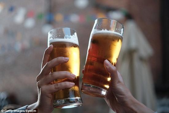 科学家使用基因编辑技术酿造啤酒，口感更带劲