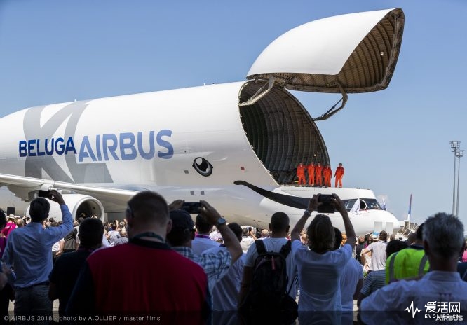 新一代空中巨无霸首飞成功！能运A330客机