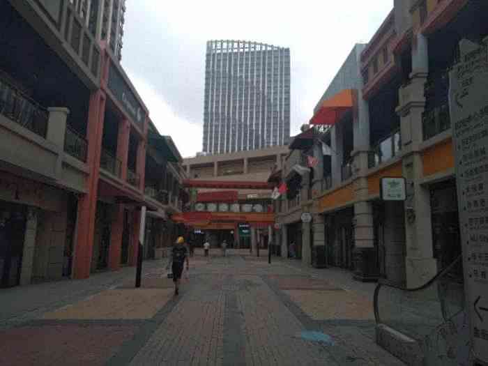 业主因店铺租不出去，集体要求万达这个“不良”开发商退房！