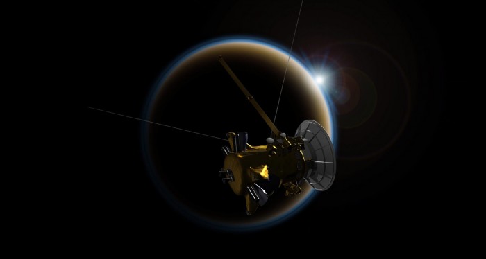NASA公布卡西尼号坠毁前拍到的泰坦极地湖照片