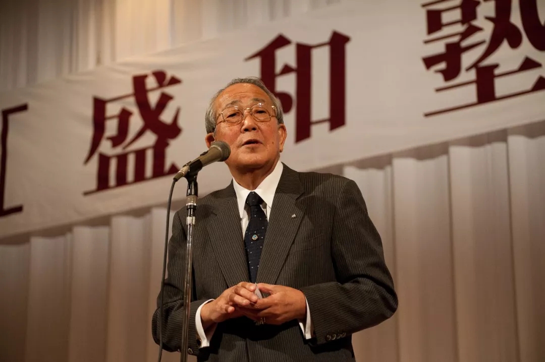 稻盛和夫：每天坚持重复平凡的工作，人生就能获得精彩飞跃