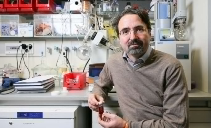 科学家开发破坏流感病毒的合成分子 或导致有效的药物治疗方法