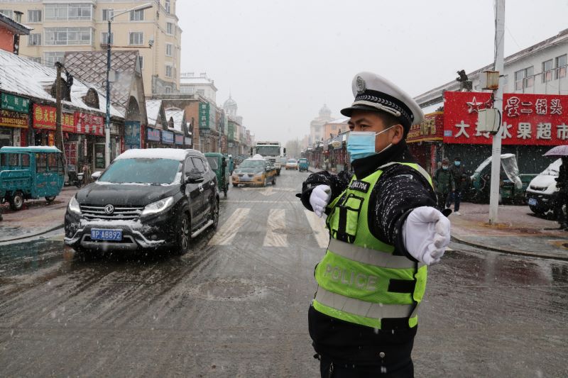 黑龙江漠河：五月飞雪，大雪压青松